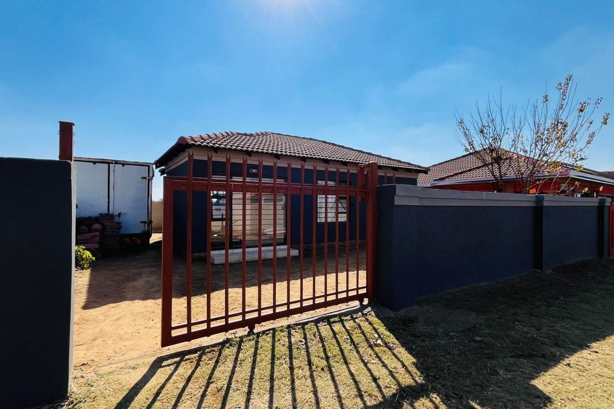 Newly beautiful family home  - Photo 4