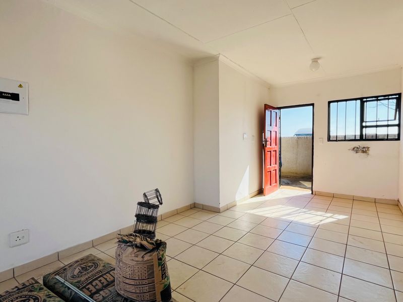 Newly beautiful family home  - Photo 10