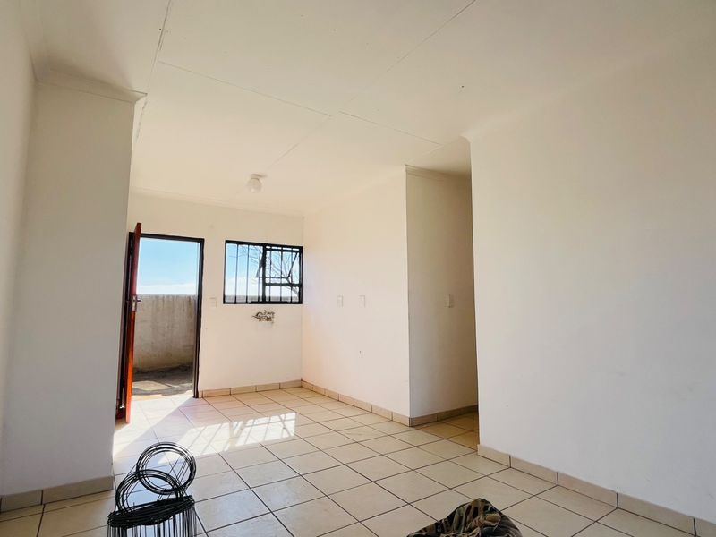 Newly beautiful family home  - Photo 9