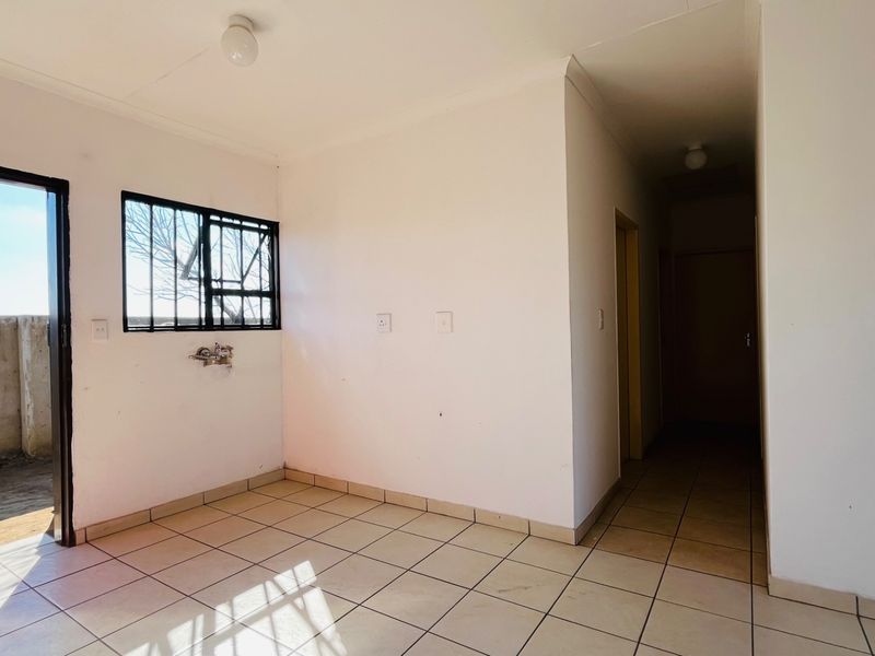 Newly beautiful family home  - Photo 8