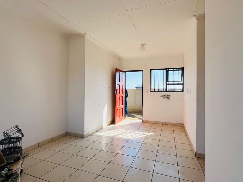 Newly beautiful family home  - Photo 7