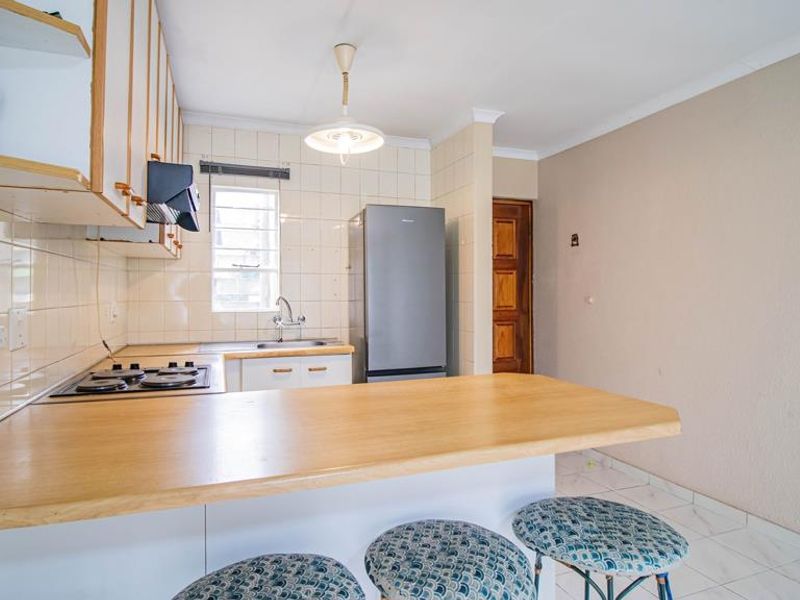 Comfortable Bedford Gardens Townhouse for Sale - Photo 1