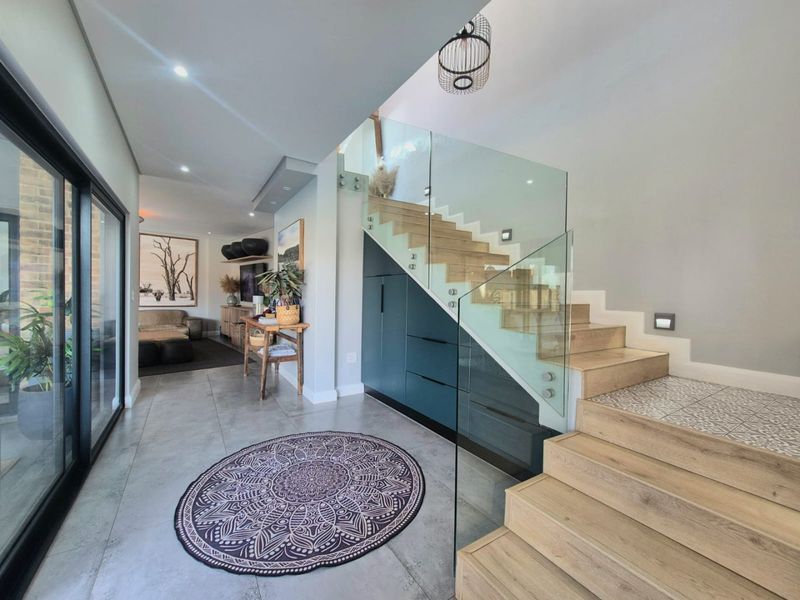 The Home Everyone Wants to Gather In | 5 Bedrooms, Gym, Heated Pool & Exceptional Entertainment Spaces - Photo 1