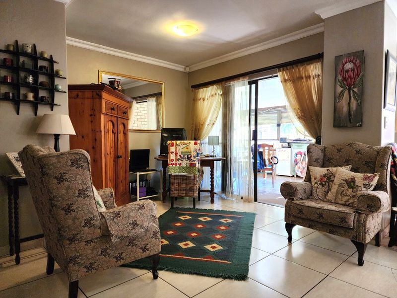 3 BEDROOM TOWNHOUSE IN WILKOPPIES - Photo 4
