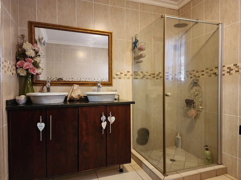 3 BEDROOM TOWNHOUSE IN WILKOPPIES - Photo 10