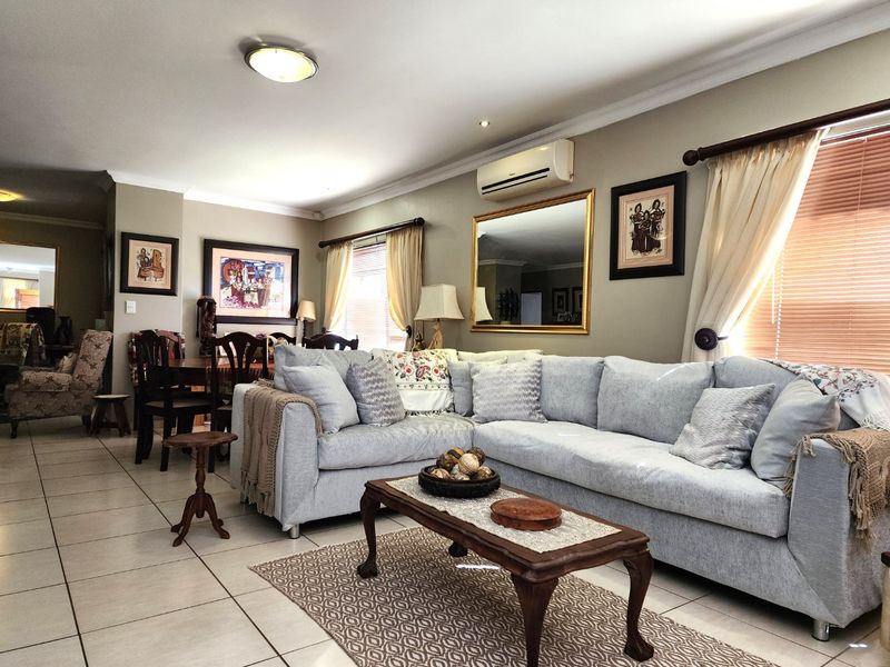 3 BEDROOM TOWNHOUSE IN WILKOPPIES - Photo 3