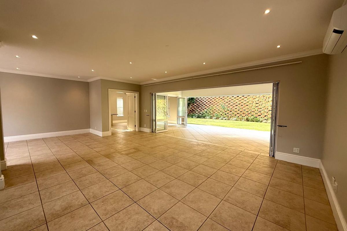 Mount Edgecombe Estate 2 - Spacious, Freestanding home in this sought-after estate - large, fenced garden- Available from the 1st of August - Photo 3