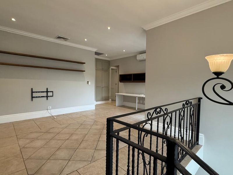 Mount Edgecombe Estate 2 - Spacious, Freestanding home in this sought-after estate - large, fenced garden- Available from the 1st of August - Photo 9