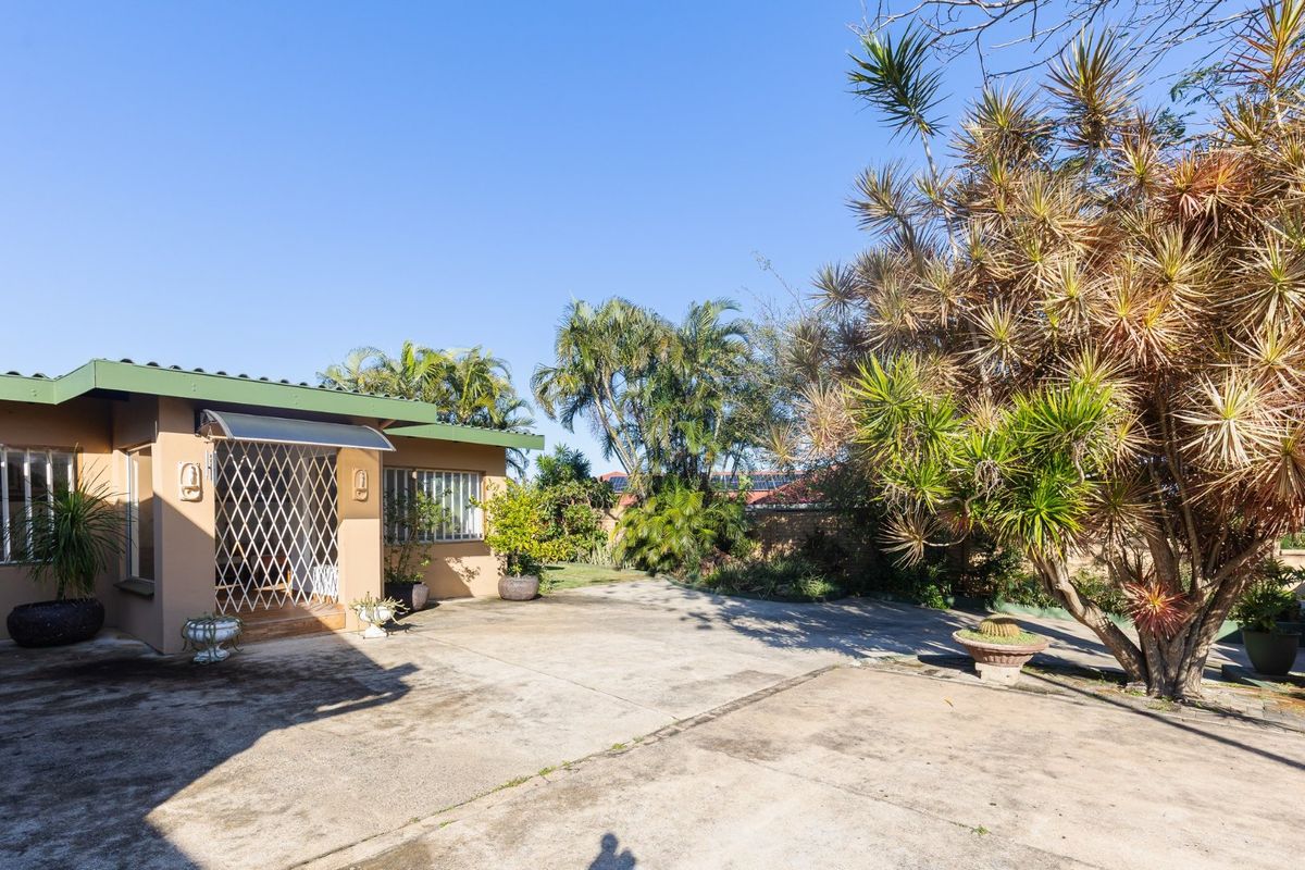Spacious  Home With Stunning Sea Views - Photo 3