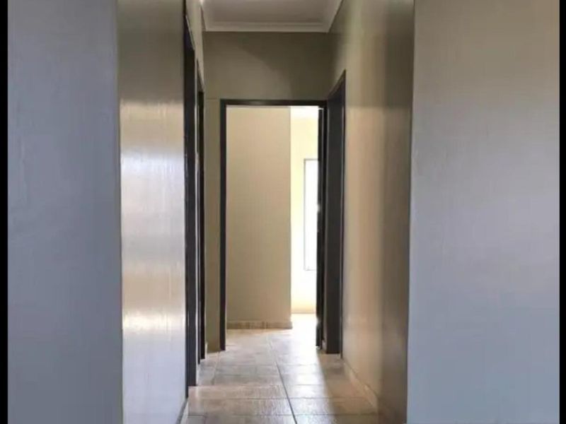 Charming Ivy Park House for Sale with 3 Bedrooms - Photo 10
