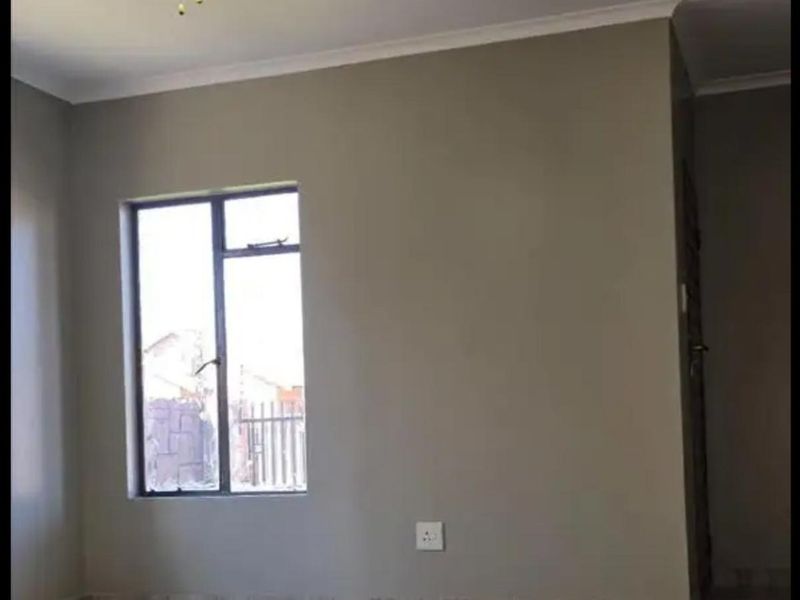 Charming Ivy Park House for Sale with 3 Bedrooms - Photo 9