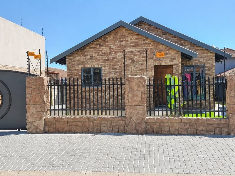 Charming Ivy Park House for Sale with 3 Bedrooms - Photo 2