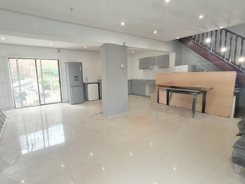 2 Bedroom Duplex for Sale in Cordoba Gardens, Imbali, Verulam - Photo 4
