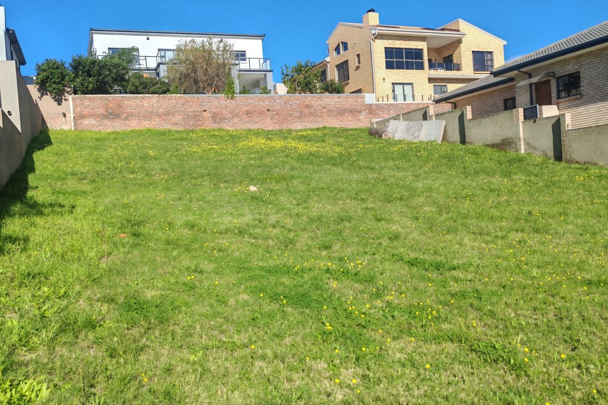 Beautiful plot with building plans in security estate. - Photo 4