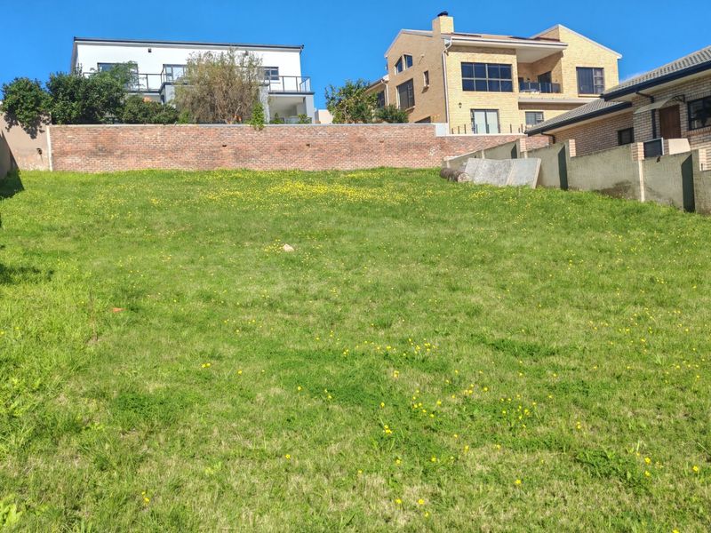 Beautiful plot with building plans in security estate. - Photo 4