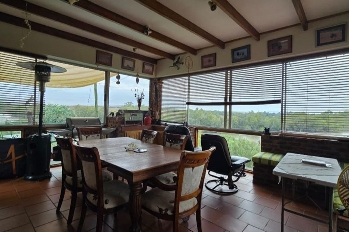 Spacious 5 bed Home in Vaaloewer for Sale - Photo 3