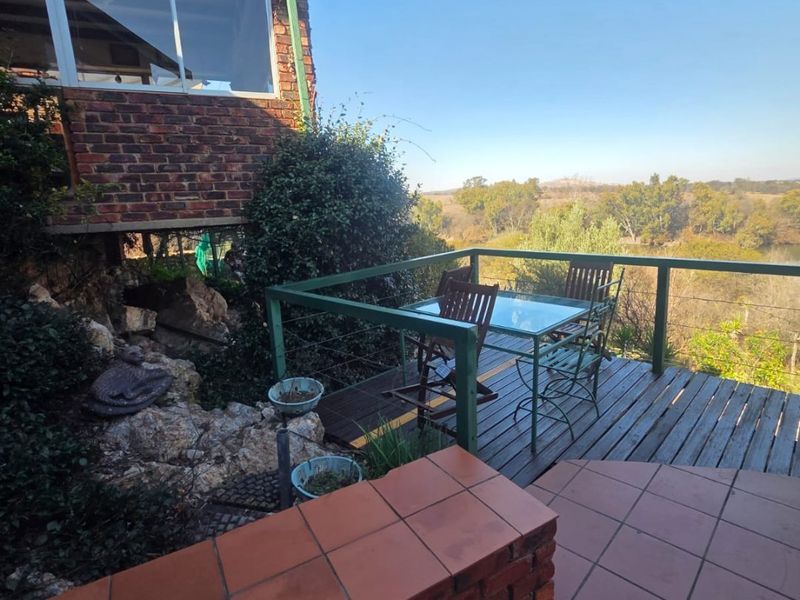 Spacious 5 bed Home in Vaaloewer for Sale - Photo 9