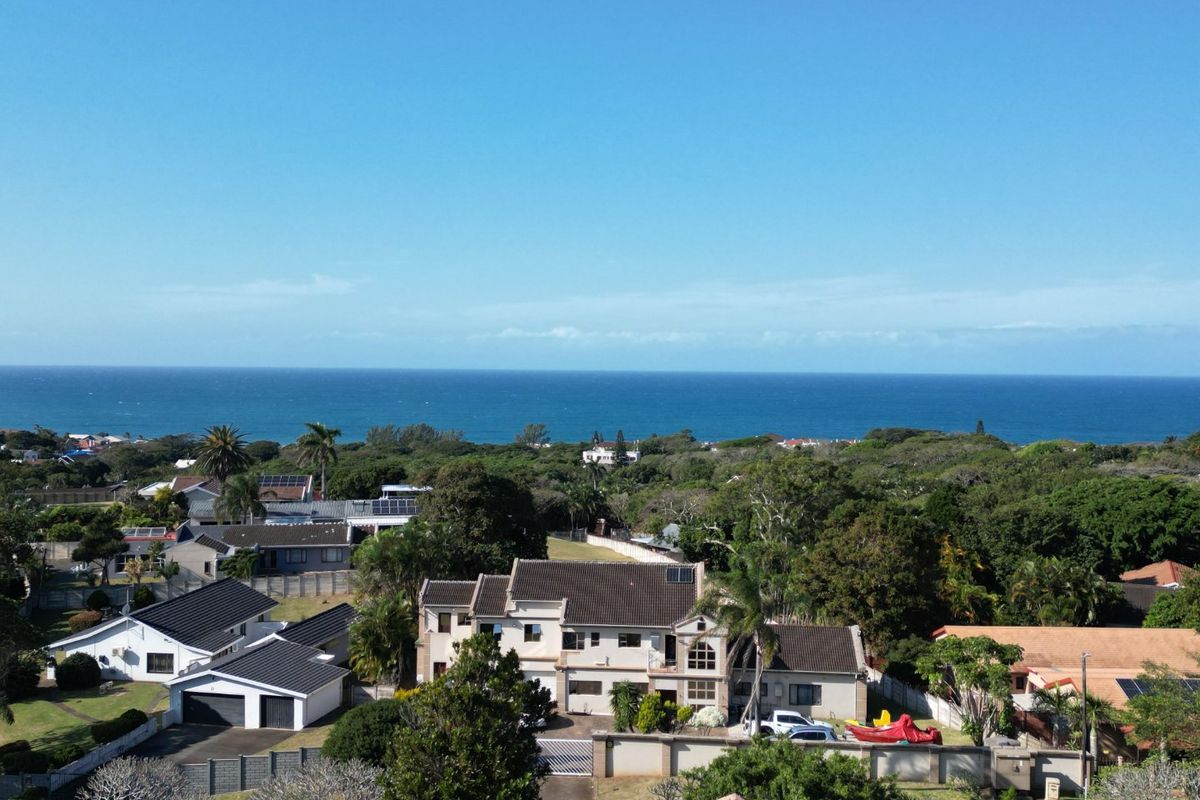 Spacious Family Home With Distant Sea Views - Pool And Endless Potential In Little Switzerland - Photo 5