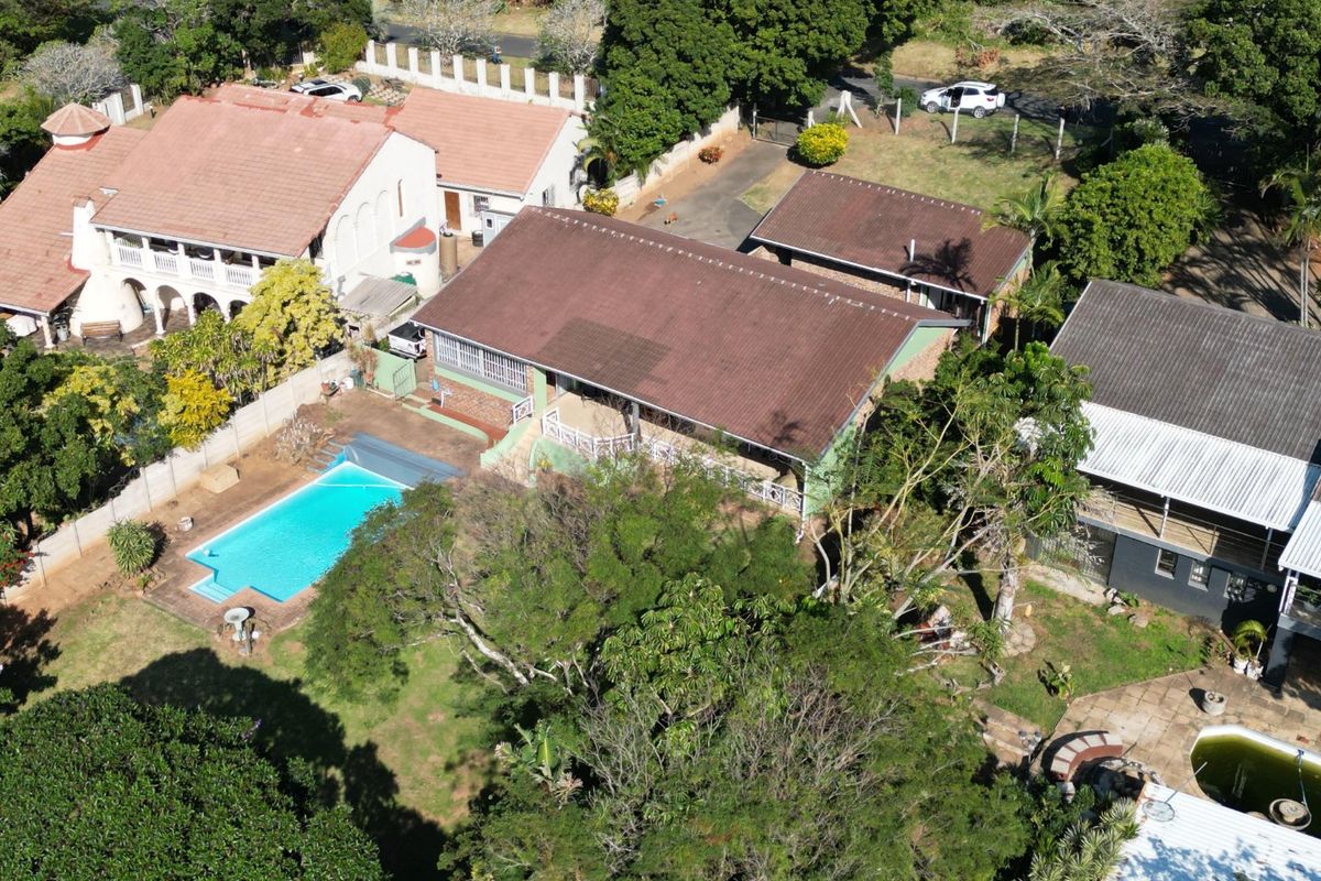 Spacious Family Home With Distant Sea Views - Pool And Endless Potential In Little Switzerland - Photo 2