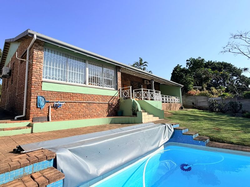 Spacious Family Home With Distant Sea Views - Pool And Endless Potential In Little Switzerland - Photo 8