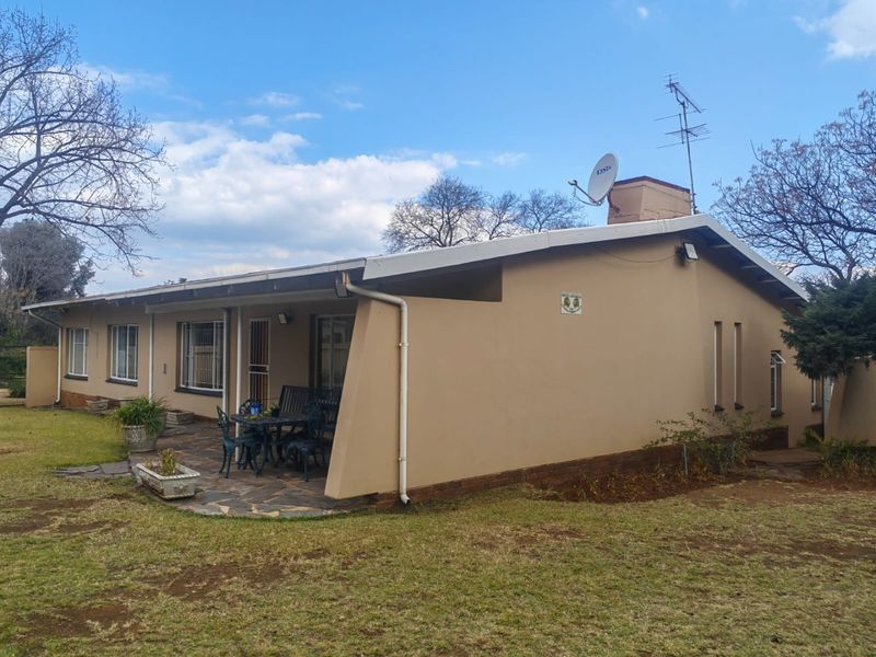 Bring the Family, the In-Laws, the Caravan and the Business Idea! - Photo 1