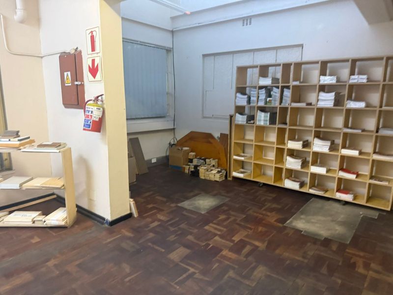 2550m2 Warehouse to Let  - Photo 5