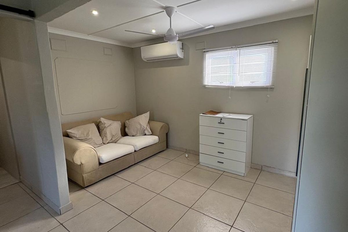 Stylish All Inclusive Bachelor Pad in Westville  - Photo 2