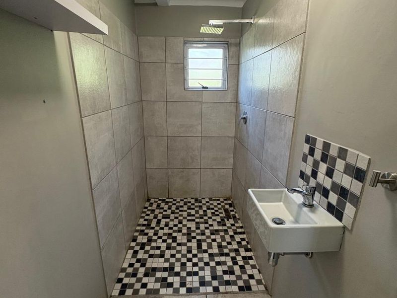 Stylish All Inclusive Bachelor Pad in Westville  - Photo 9