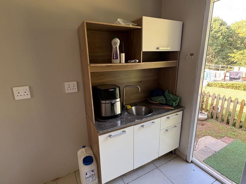 Stylish All Inclusive Bachelor Pad in Westville  - Photo 3