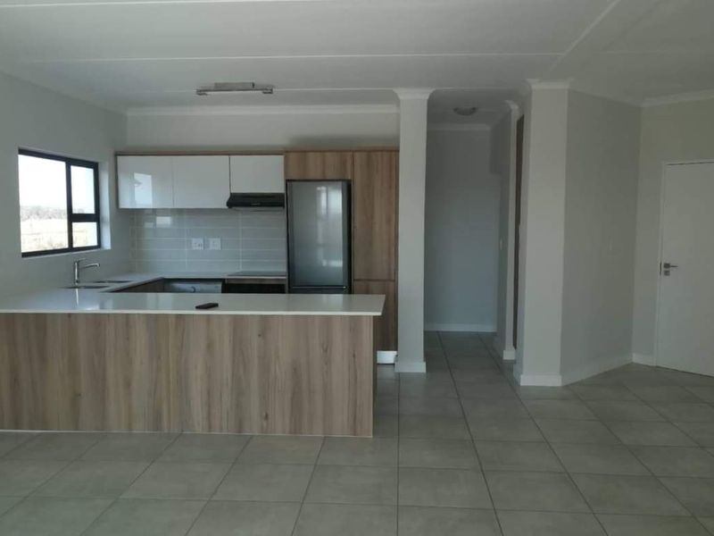 Stylish Top-Floor 2-Bedroom Apartment with Spacious Double Balcony | The Blyde Riverwalk Estate - Photo 4
