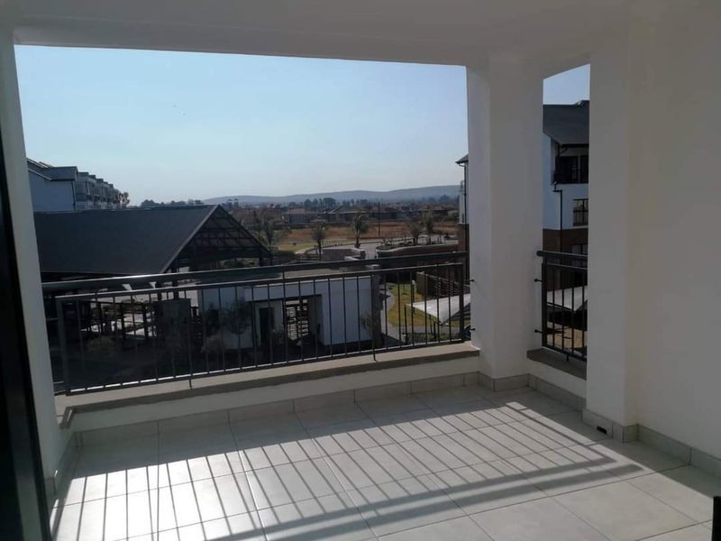 Stylish Top-Floor 2-Bedroom Apartment with Spacious Double Balcony | The Blyde Riverwalk Estate - Photo 2