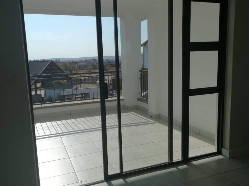 Stylish Top-Floor 2-Bedroom Apartment with Spacious Double Balcony | The Blyde Riverwalk Estate - Photo 5