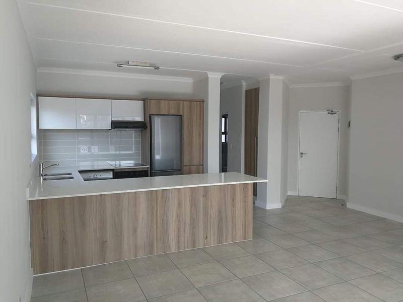 Stylish Top-Floor 2-Bedroom Apartment with Spacious Double Balcony | The Blyde Riverwalk Estate - Photo 10