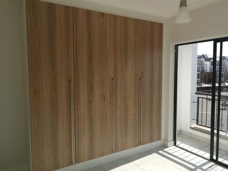 Stylish Top-Floor 2-Bedroom Apartment with Spacious Double Balcony | The Blyde Riverwalk Estate - Photo 7