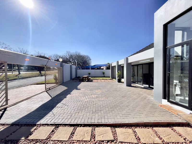 Modern Commercial Property TO RENT | Prime Rondebult Road Location Boksburg  - Photo 3