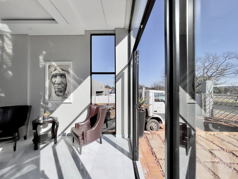 Modern Commercial Property TO RENT | Prime Rondebult Road Location Boksburg  - Photo 8