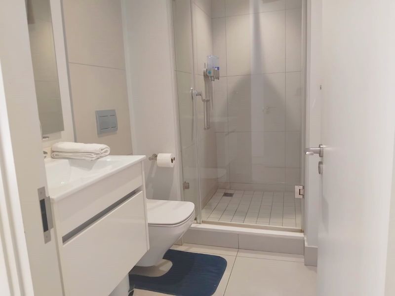 Fully Furnished Luxury Apartment 2 Beds, 2 Baths To Rent in Ellipse Executive Apartments, Waterfall, Midrand - Photo 9
