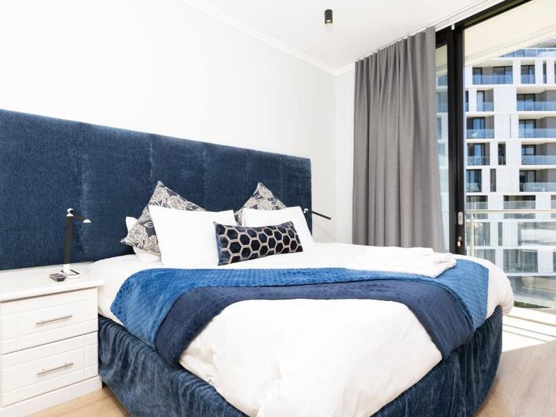 Fully Furnished Luxury Apartment 2 Beds, 2 Baths To Rent in Ellipse Executive Apartments, Waterfall, Midrand - Photo 5