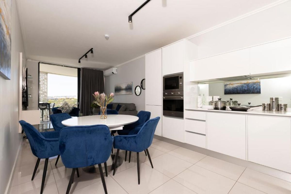Fully Furnished Luxury Apartment 2 Beds, 2 Baths To Rent in Ellipse Executive Apartments, Waterfall, Midrand - Photo 4