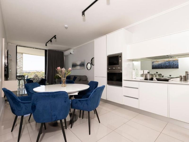 Fully Furnished Luxury Apartment 2 Beds, 2 Baths To Rent in Ellipse Executive Apartments, Waterfall, Midrand - Photo 4