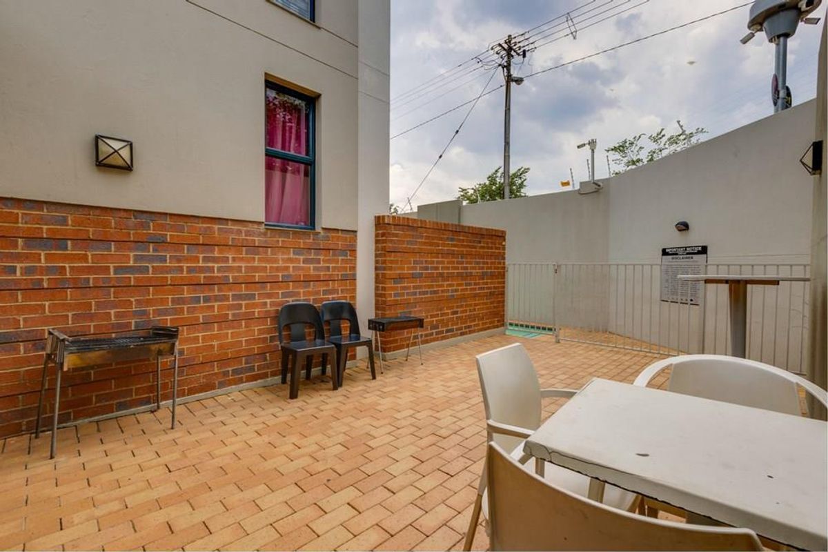 Ideal Studio lock up and go 1 bed apartment. - Photo 2
