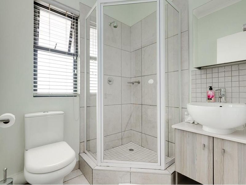 Ideal Studio lock up and go 1 bed apartment. - Photo 5