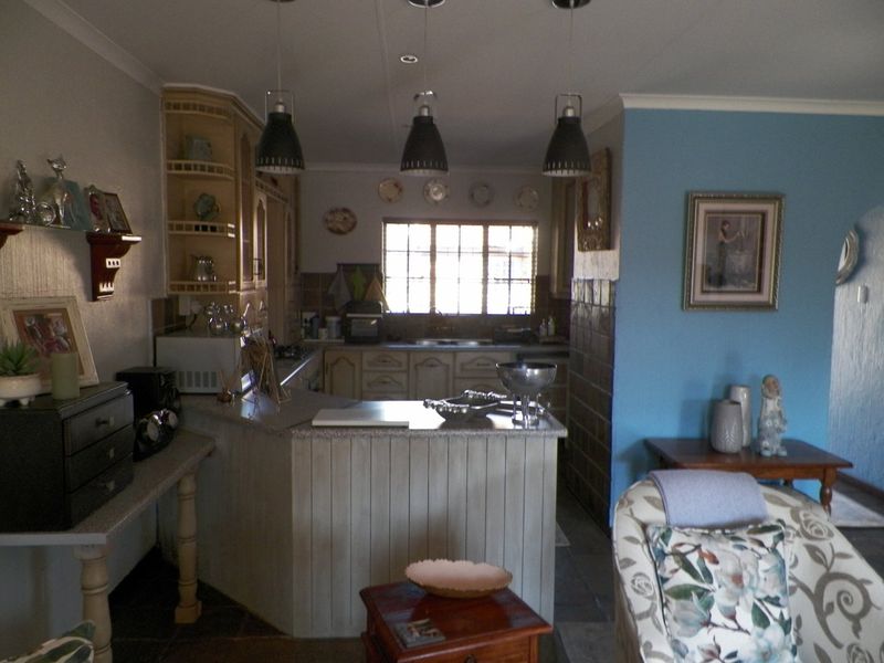 DUEL MANDATE -2Bed, 1Bath, 1 Garage Townhouse for Sale in Clubview Centurion - Photo 9