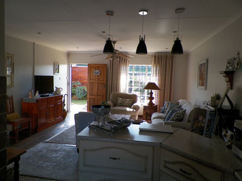 DUEL MANDATE -2Bed, 1Bath, 1 Garage Townhouse for Sale in Clubview Centurion - Photo 8