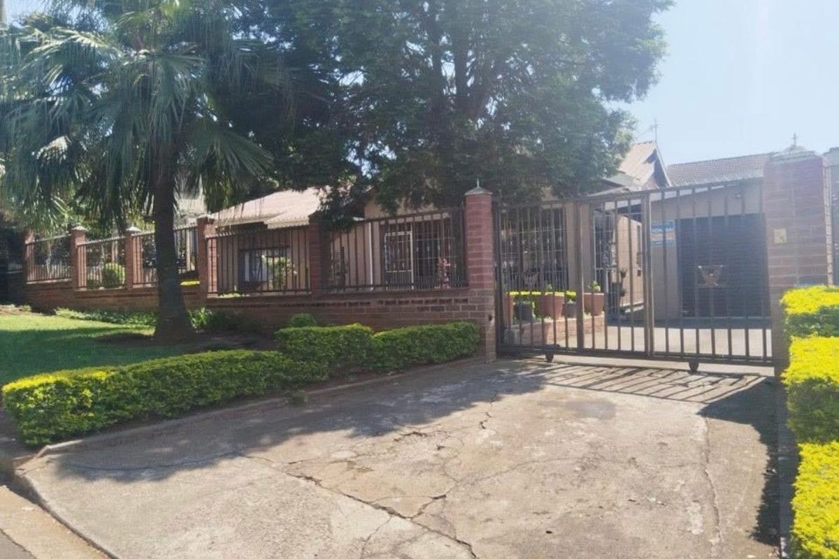 Discover Refined Family Living in a Sought After Location  - Photo 3