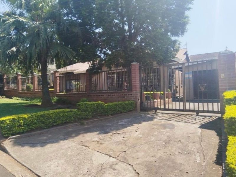 Discover Refined Family Living in a Sought After Location  - Photo 3