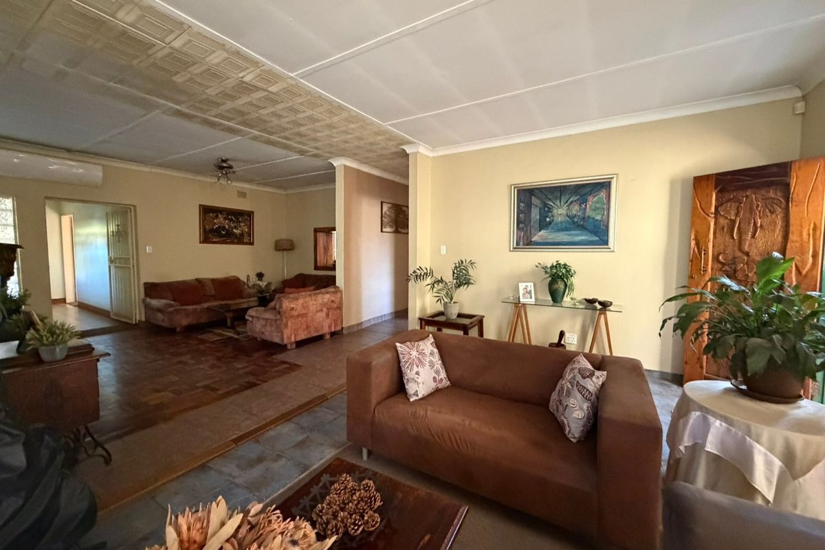 Spacious Family Home with Income-Generating Flatlet and Swimming Pool - Photo 2