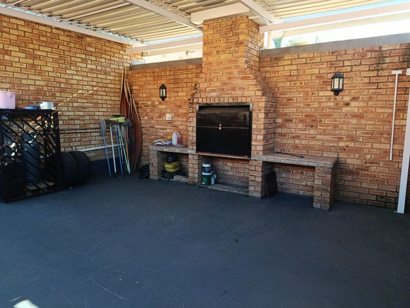 Charming 3-Bedroom Family Home  - Photo 2