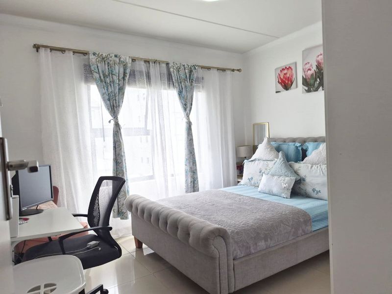 Stunning First Floor 2 Bedroom,1 bathroom apartment For Sale in The West End, Midrand - Photo 6