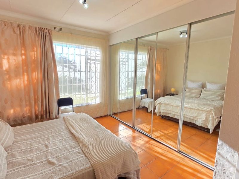 SPACIOUS FAMILY HAVEN WITH GRANNY FLAT, POOL & ENTERTAINMENT AREA! - Photo 8